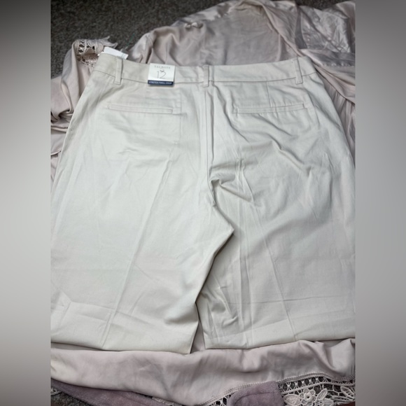 Size 12 Beige Talbots Stretch Twill Crop! - Picture 7 of 8